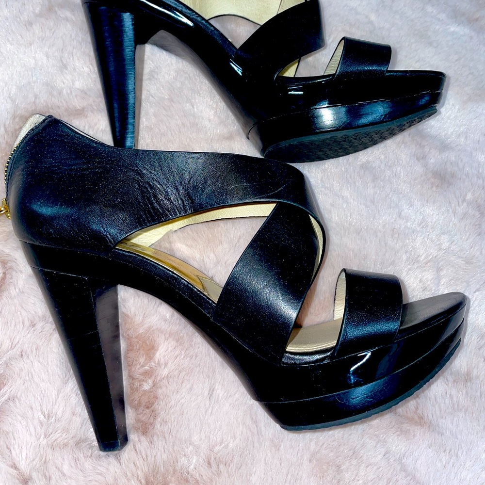 Michale Kors Black sandals heal
